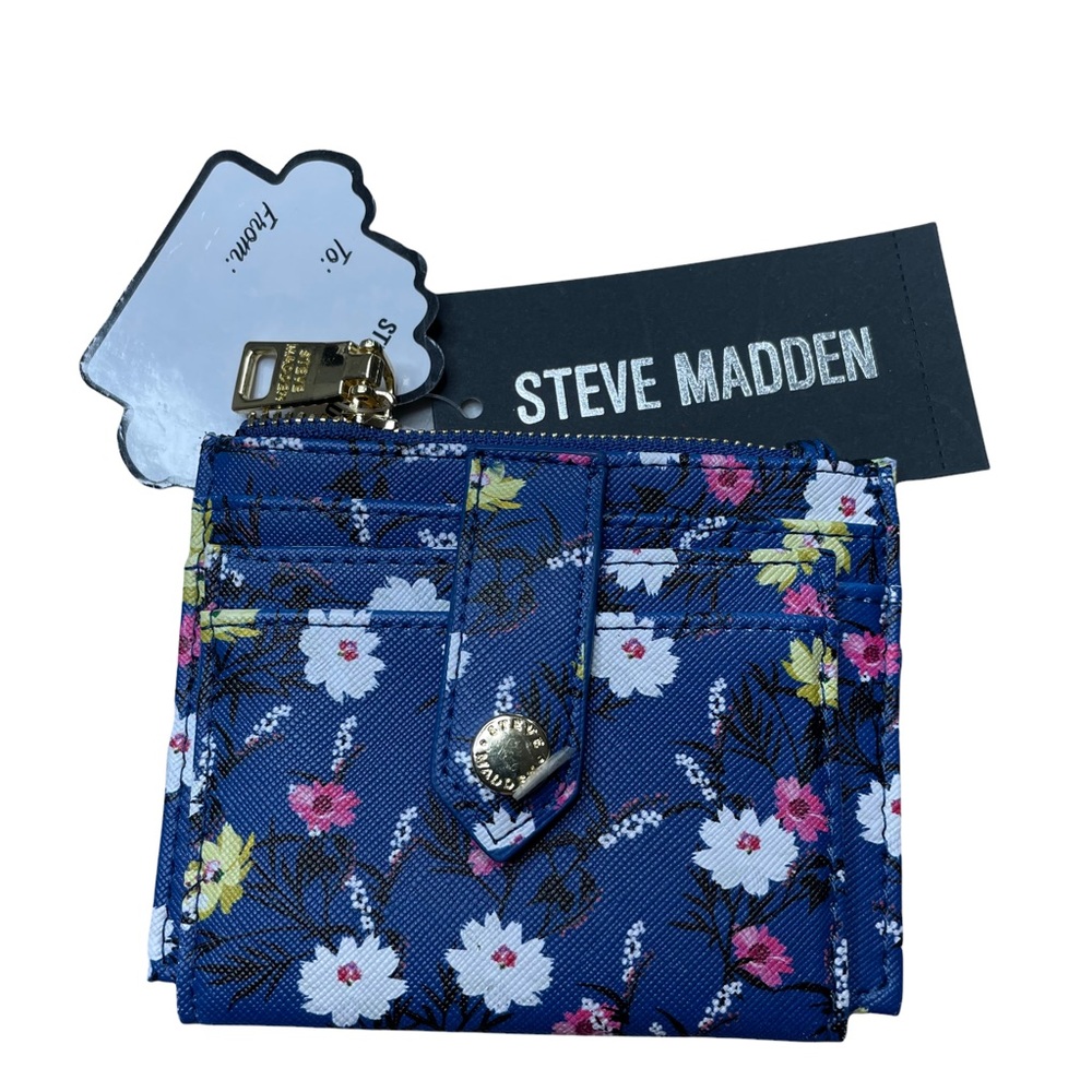 - Steve Madden blue mint card case